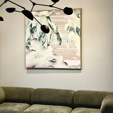 Apartment Private Lux 2br & 2ba Center With Free Parking *