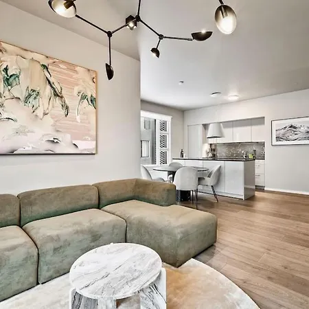 Private Lux 2br & 2ba Center With Free Parking * Reykjavik