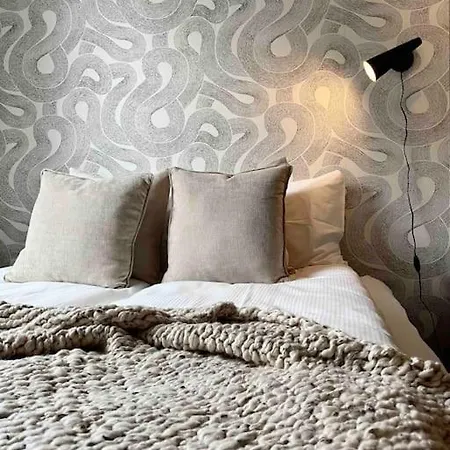 Private Lux 2br & 2ba Center With Free Parking Apartment Reykjavik